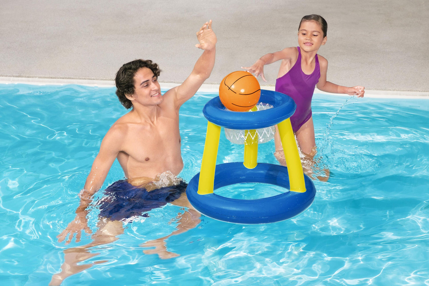 61CM SPLASH 'N HOOP WATER GAME